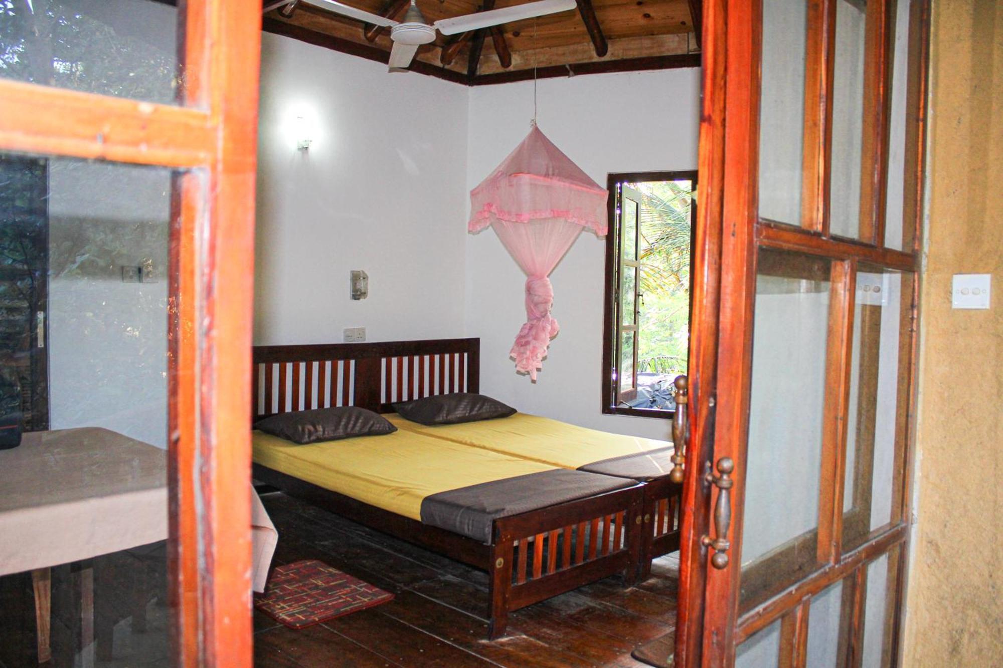 Seasons Four Eco Friendly Treehouse Guest House Matara Exterior photo